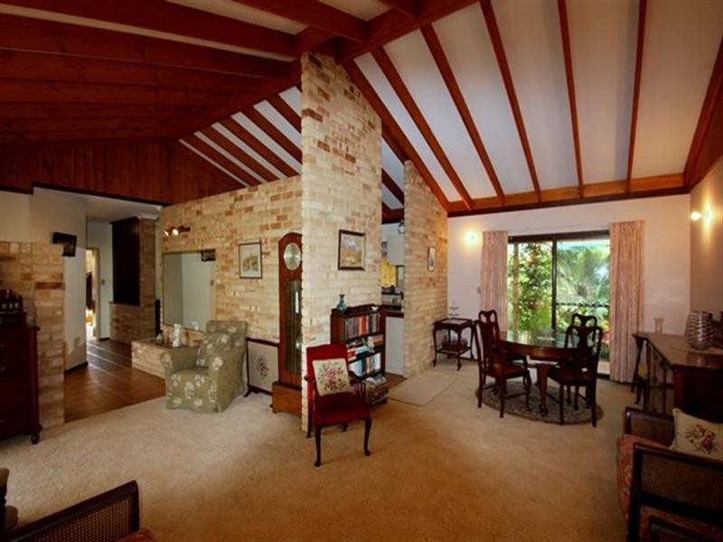 6 Delmage Street, Dongara WA 6525