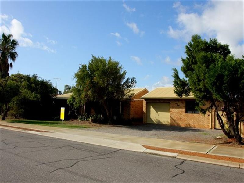 6 Delmage Street, Dongara WA 6525