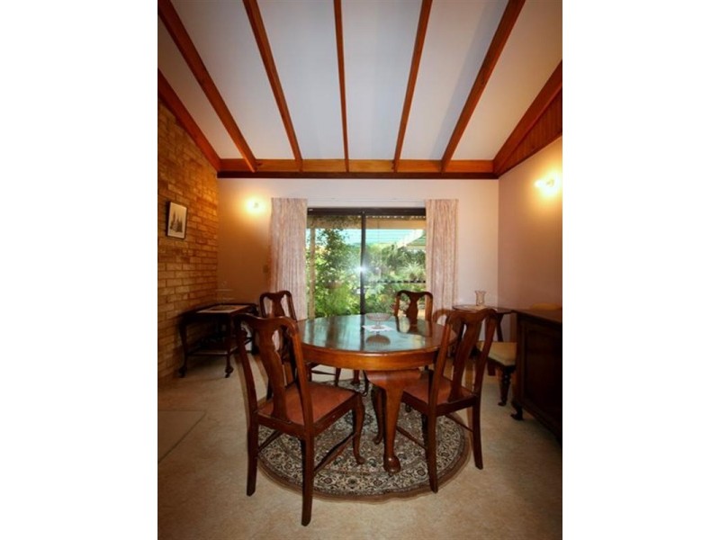 6 Delmage Street, Dongara WA 6525