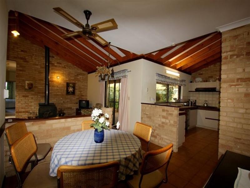 6 Delmage Street, Dongara WA 6525