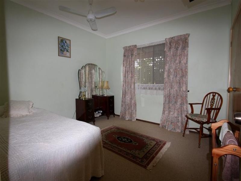 6 Delmage Street, Dongara WA 6525