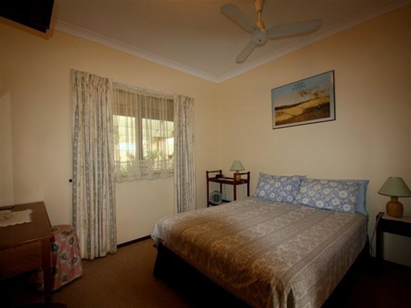 6 Delmage Street, Dongara WA 6525