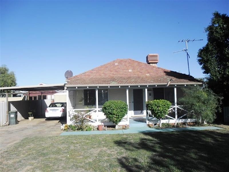 11 Caron Street, Carnamah WA 6517