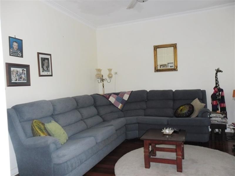 11 Caron Street, Carnamah WA 6517