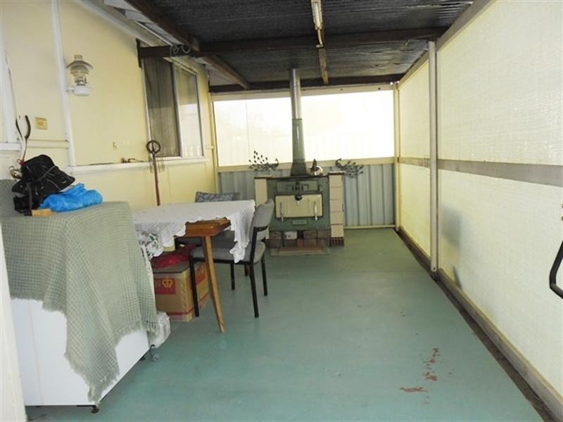 11 Caron Street, Carnamah WA 6517