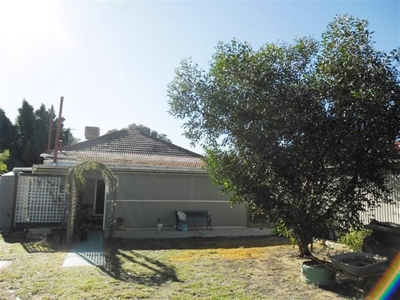 11 Caron Street, Carnamah WA 6517