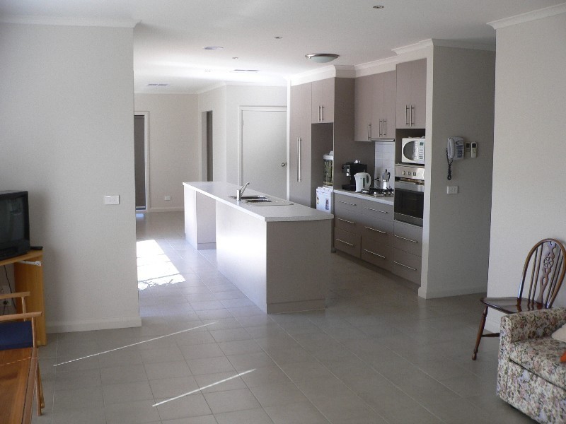 16 Wattletree Grove, Benalla VIC 3672