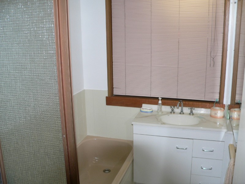 6 Robinson Court, Benalla VIC 3672