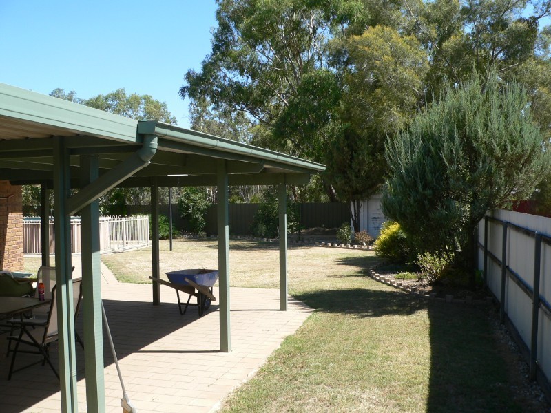 6 Robinson Court, Benalla VIC 3672