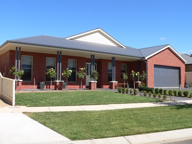 6 Sir Edward Drive, Benalla VIC 3672