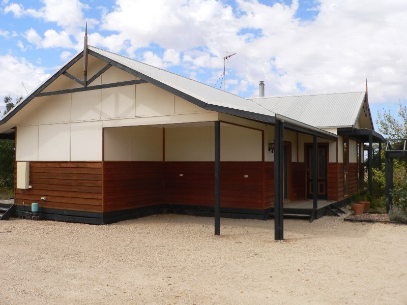 Crn Yarrawonga Farnley Road, Benalla VIC 3672