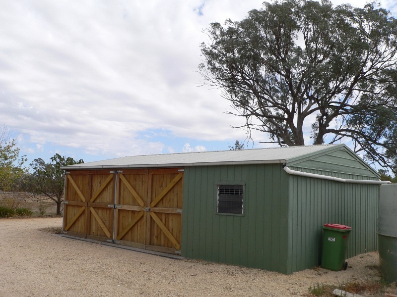 Crn Yarrawonga Farnley Road, Benalla VIC 3672
