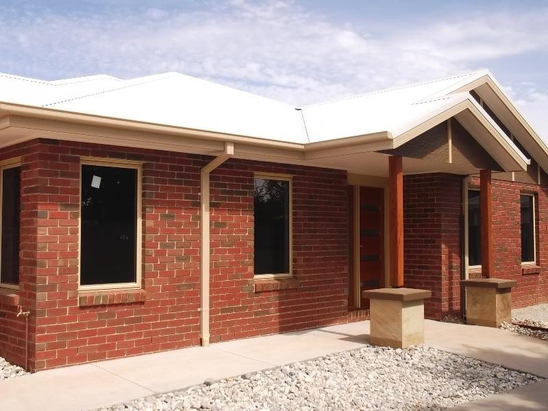 2/11 Vine Street, Nagambie VIC 3608