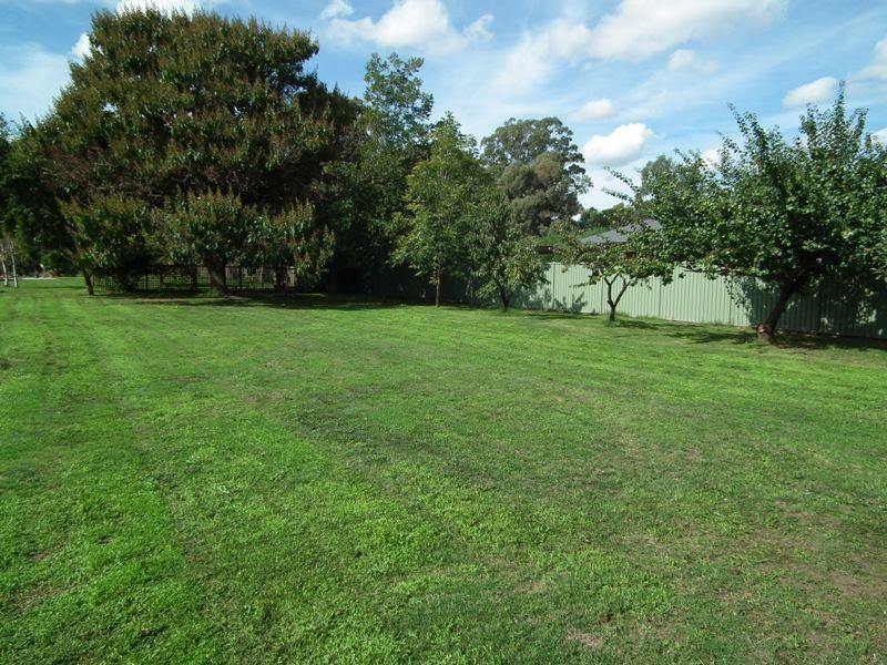 10 Anderson Street, Avenel VIC 3664