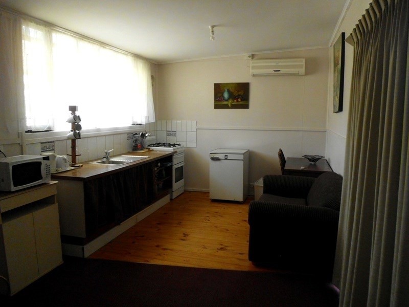 271 (Bungalow) High Street, Nagambie VIC 3608