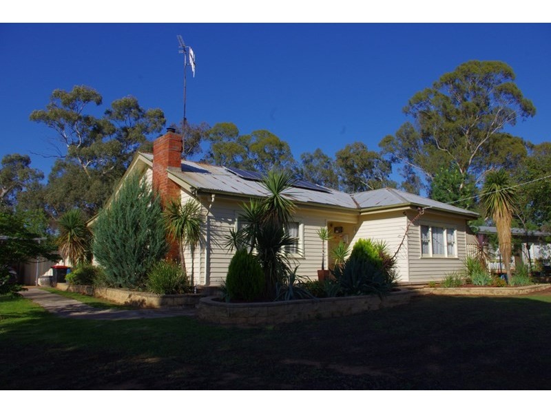 13 Station Street, Murchison VIC 3610