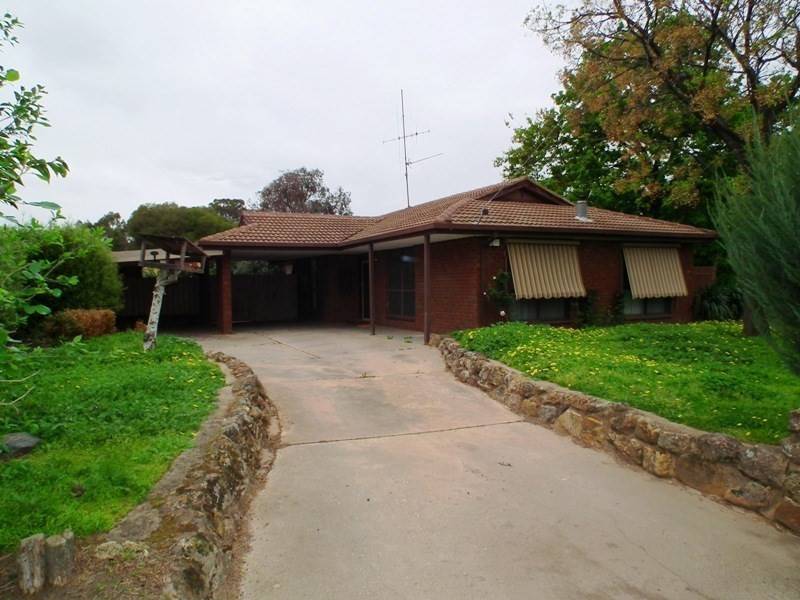 8 Longwood Road, Avenel VIC 3664