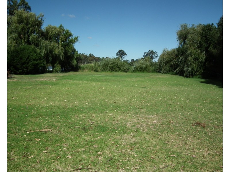 18 Grandview Road, Kirwans Bridge VIC 3608