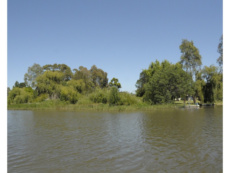 18 Grandview Road, Kirwans Bridge VIC 3608