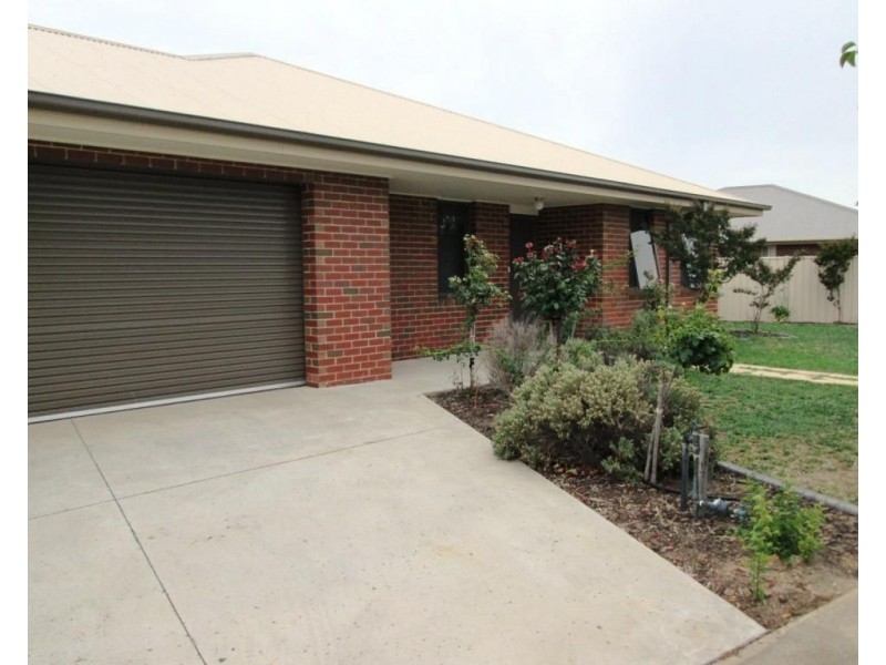 1/14 Lotus Court, Nagambie VIC 3608