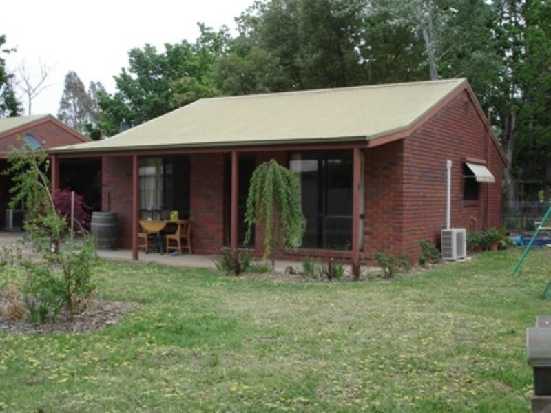 1/23 Bank Street, Avenel VIC 3664