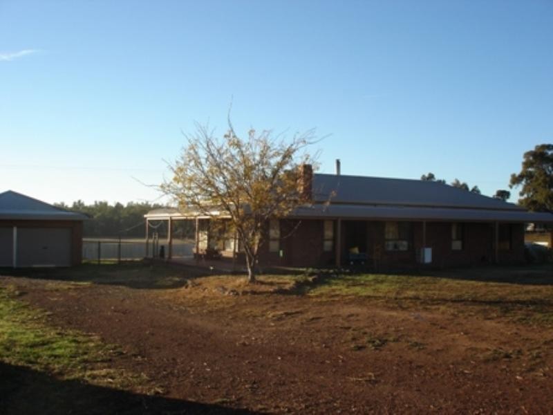 64 McMiekens Road, Nalinga VIC 3646