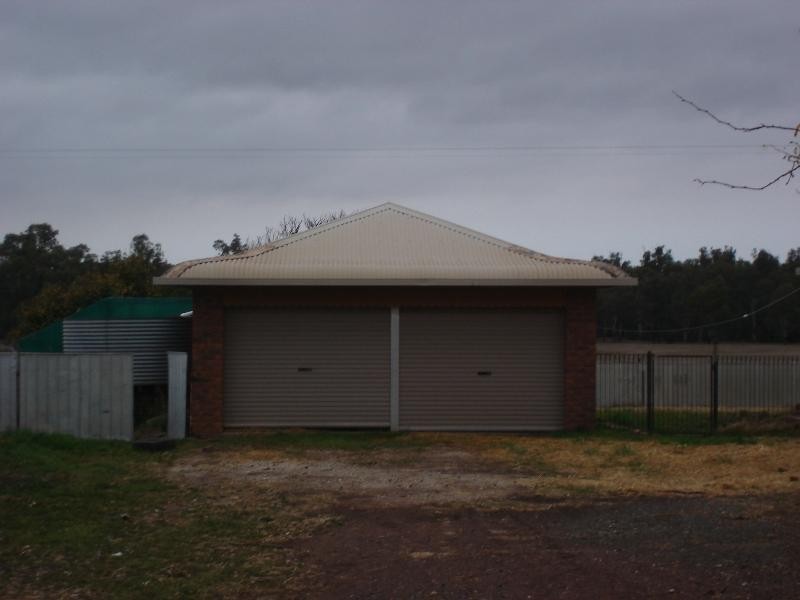 64 McMiekens Road, Nalinga VIC 3646