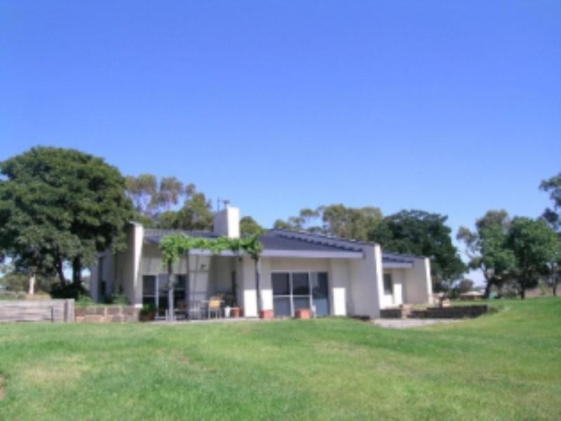 66 McMiekens Road, Nalinga VIC 3646