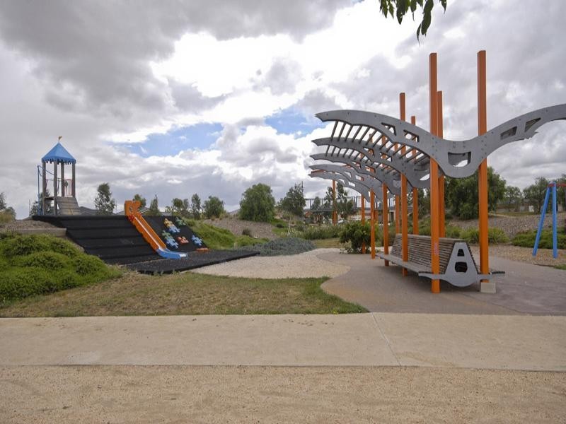 37 Chancery Way, Taylors Hill VIC 3037