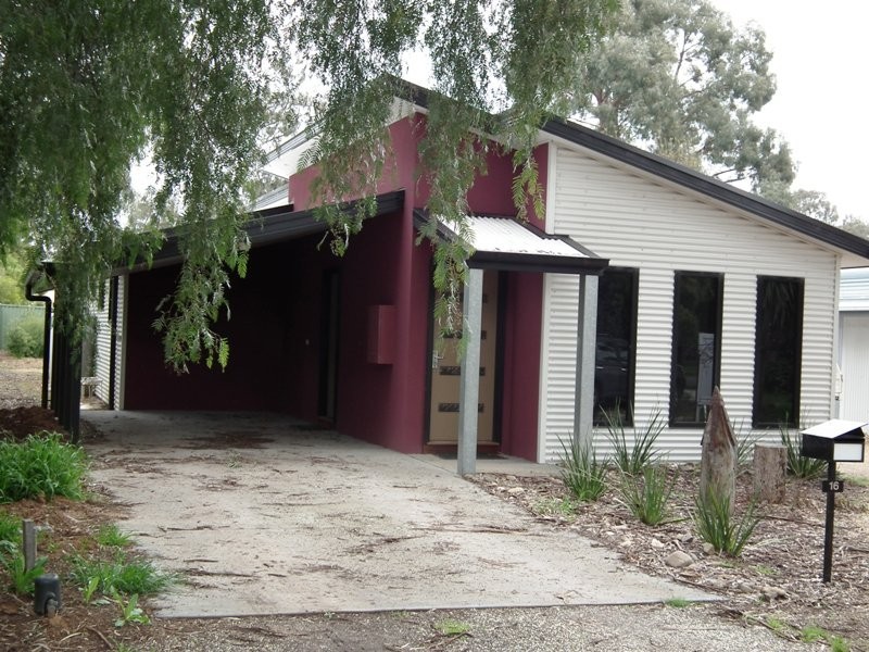 16 Anderson Street, Avenel VIC 3664