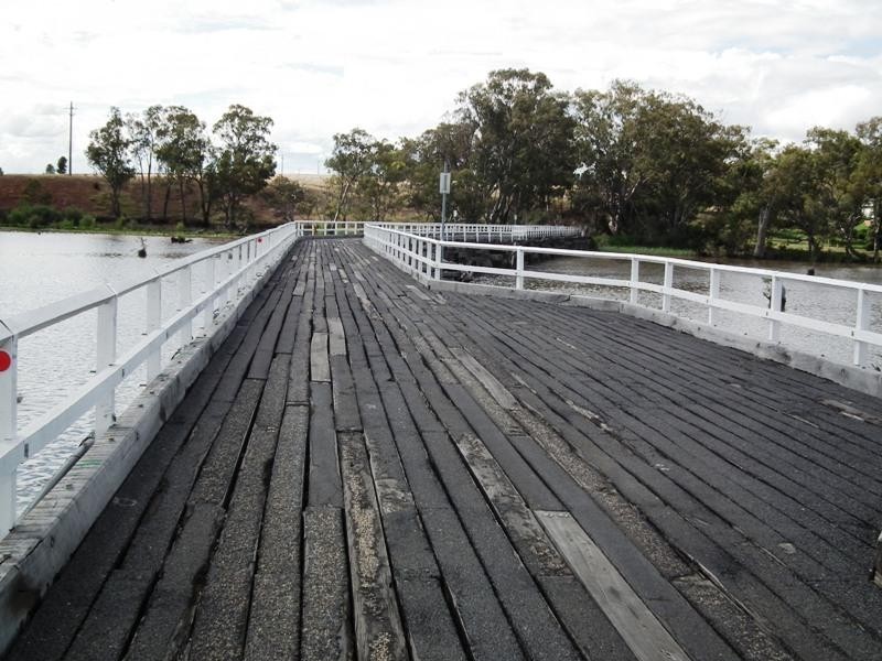 18 Grandview Road, Kirwans Bridge VIC 3608