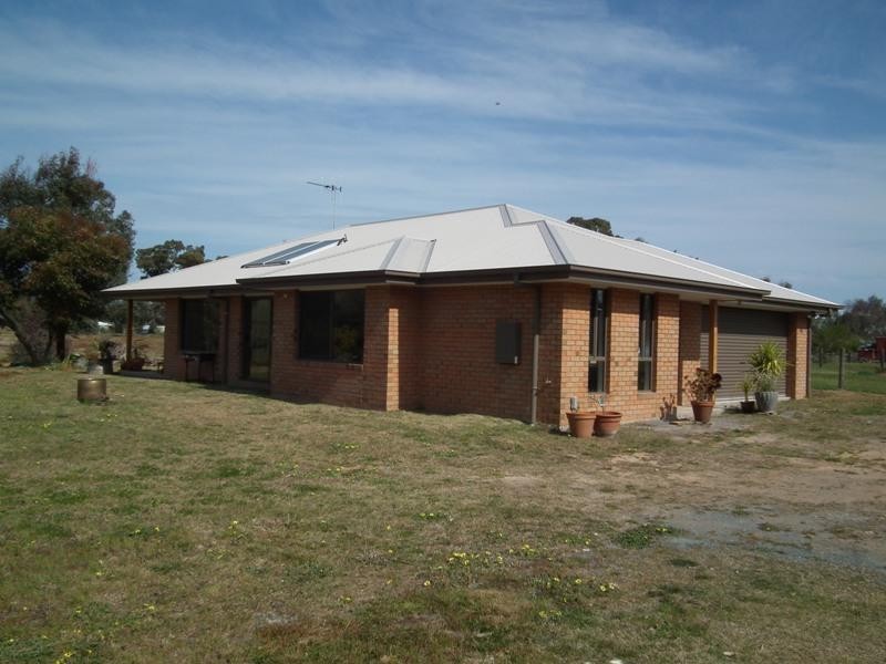 18 Longwood Road, Avenel VIC 3664