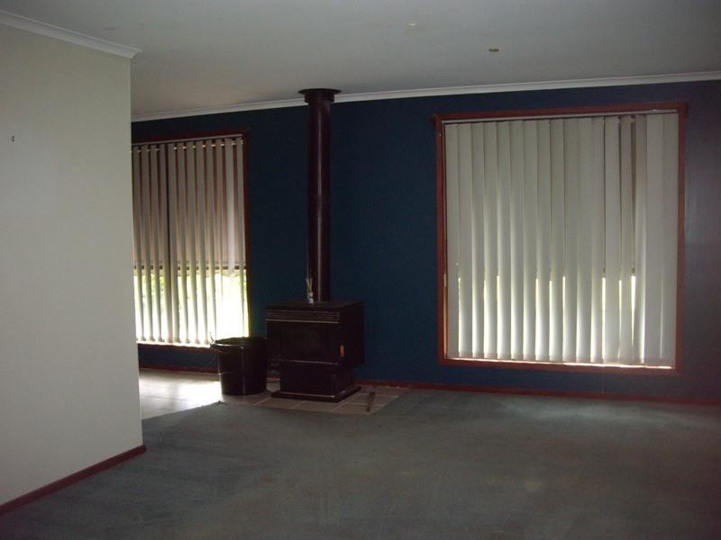 8 Longwood Road, Avenel VIC 3664