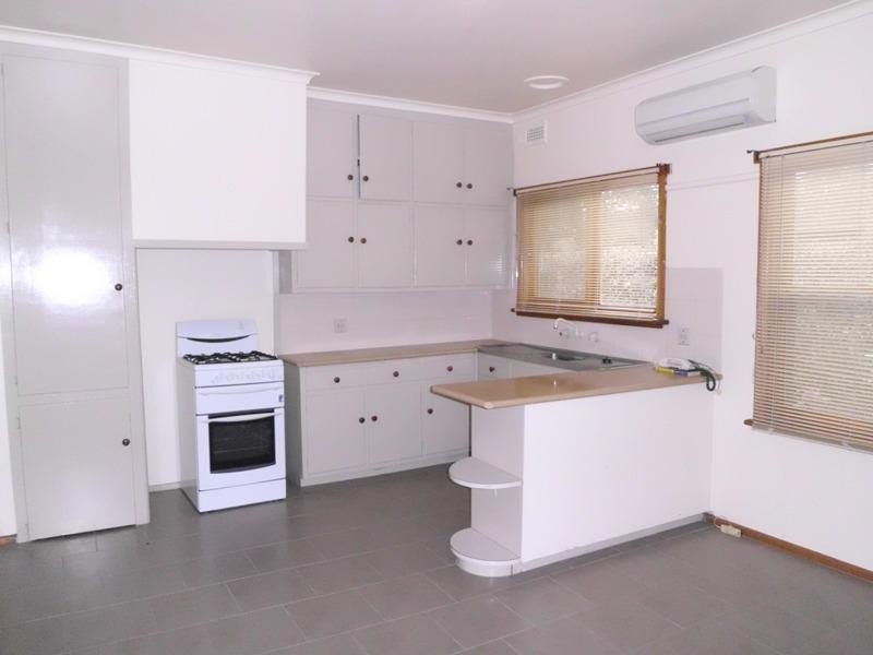 93 Livingstone Street, Avenel VIC 3664