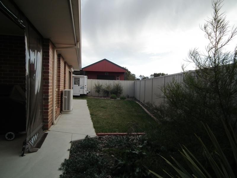 2/14 Lotus Court, Nagambie VIC 3608