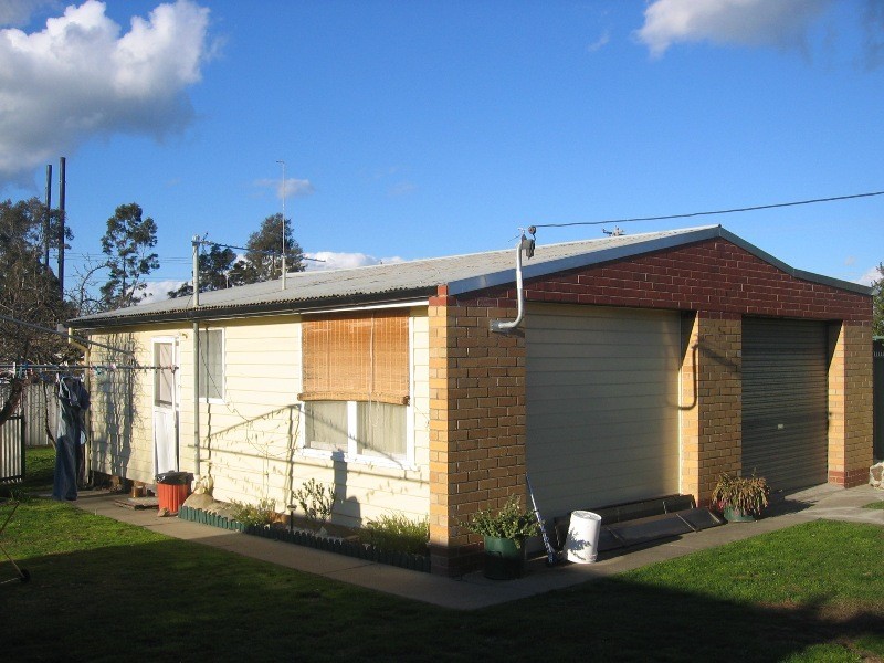 35 Loco Street, Seymour VIC 3660