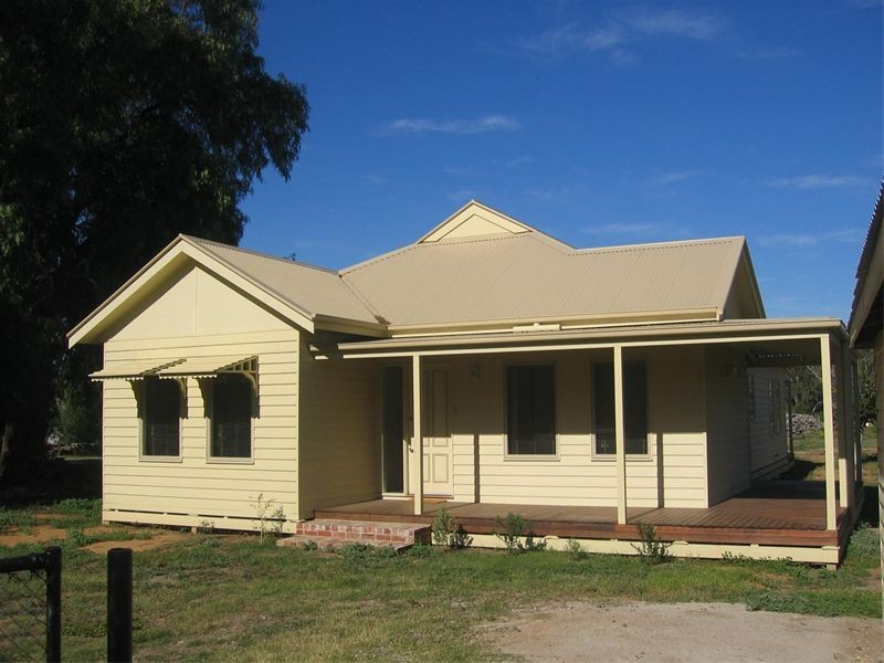 82 Anderson Street, Avenel VIC 3664