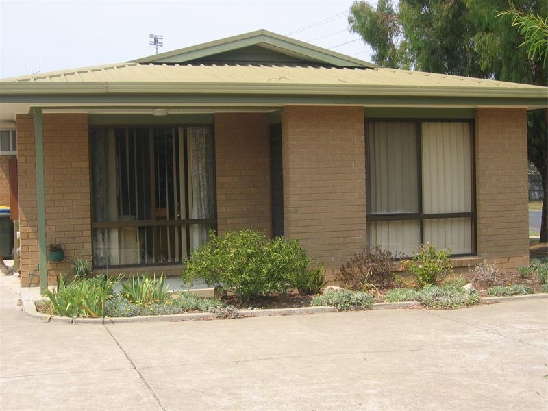 34 Oak Street, Seymour VIC 3660