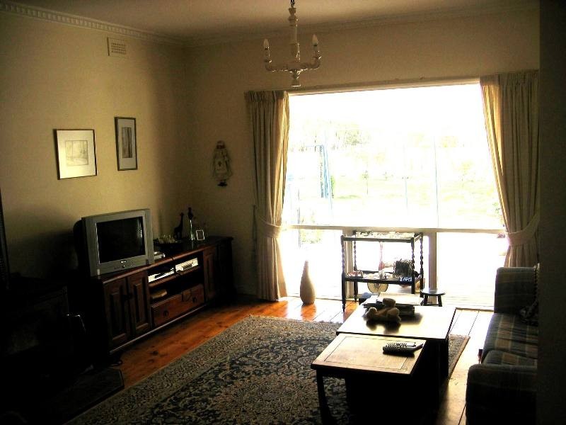 20 East West Halls Lane, Seymour VIC 3660