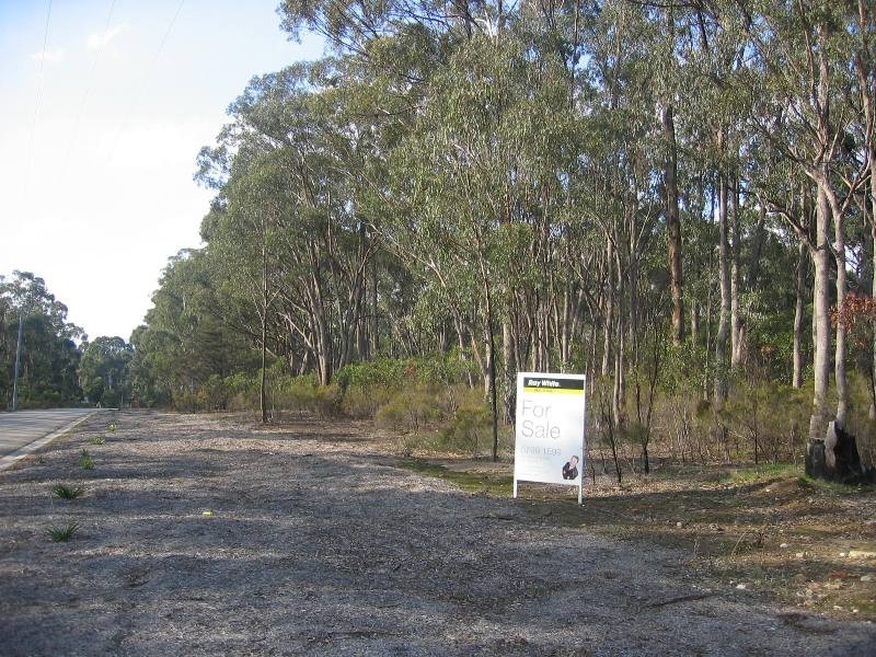 - Golf Course Road, Seymour VIC 3660