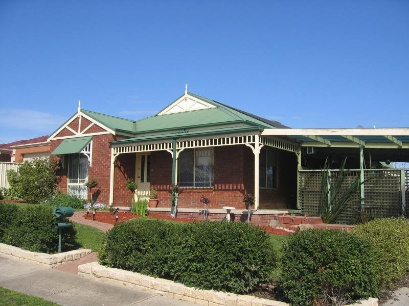 4 Doyle Crescent, Seymour VIC 3660