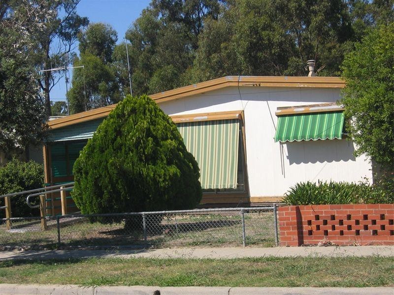 54 Martindale Crescent, Seymour VIC 3660