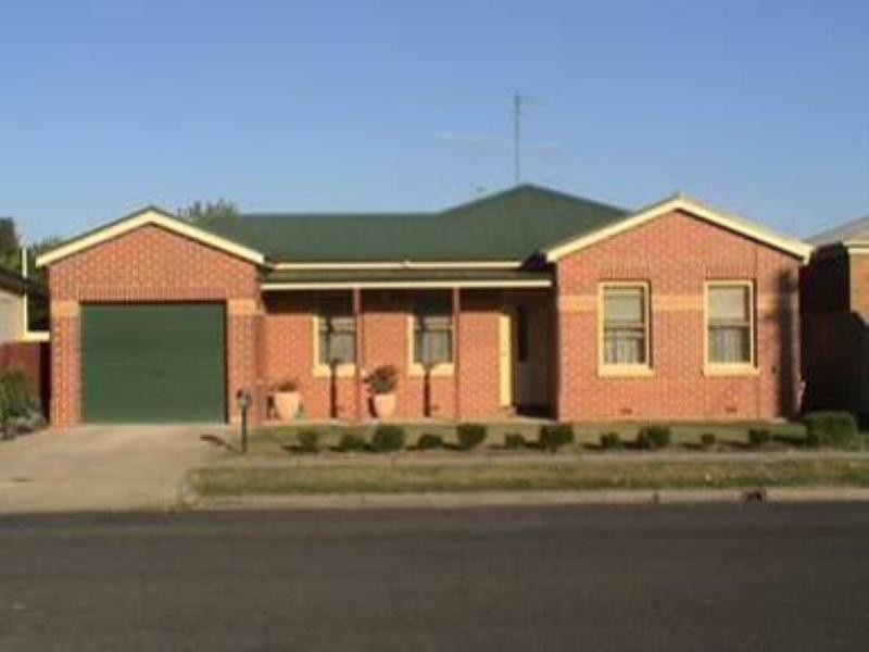 12C Victoria Street, Seymour VIC 3660