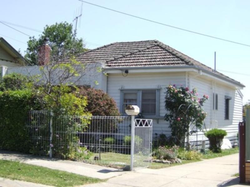 15 Railway Street, Seymour VIC 3660