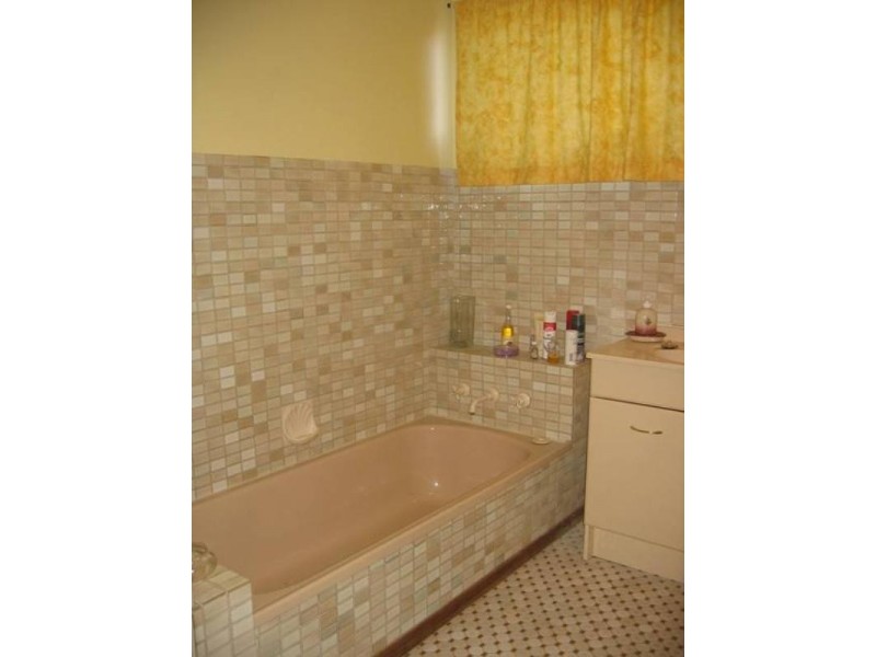 13 Grattan Street, Seymour VIC 3660