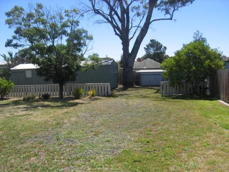 13 Grattan Street, Seymour VIC 3660