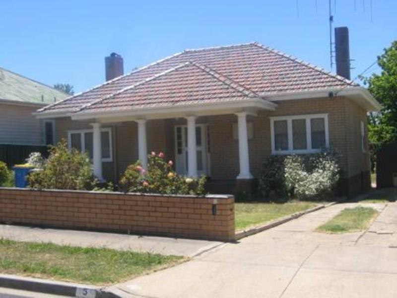 5 Park Street, Seymour VIC 3660