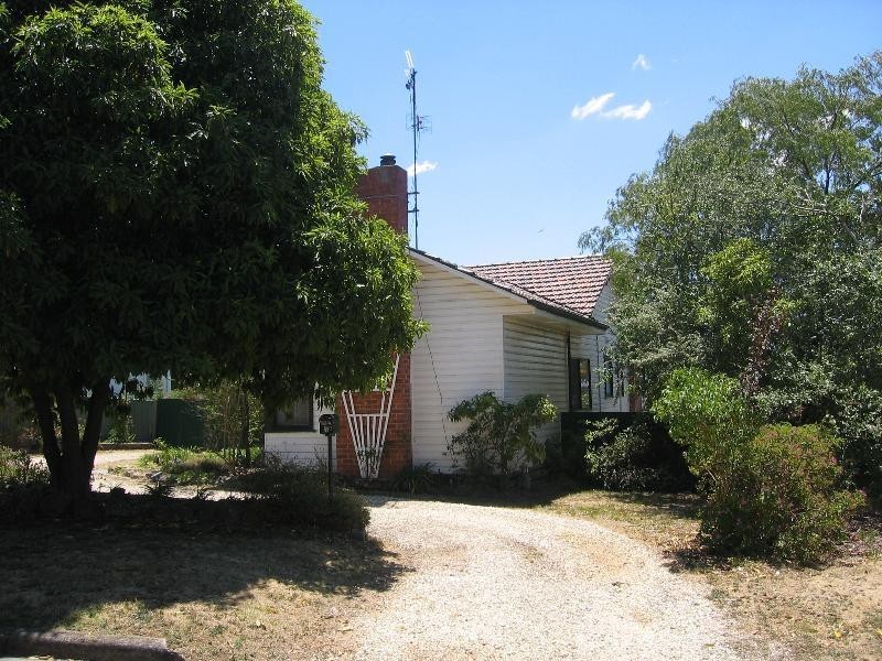 27 Delhi Street, Seymour VIC 3660