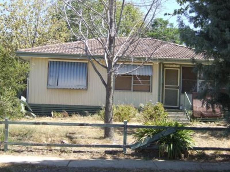 6 Graham, Seymour VIC 3660