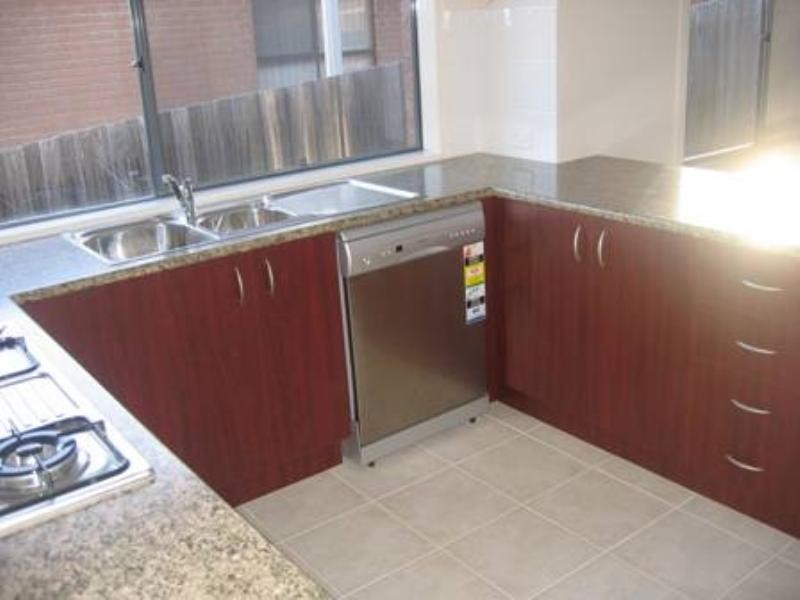 6 Clarey Avenue, Seymour VIC 3660